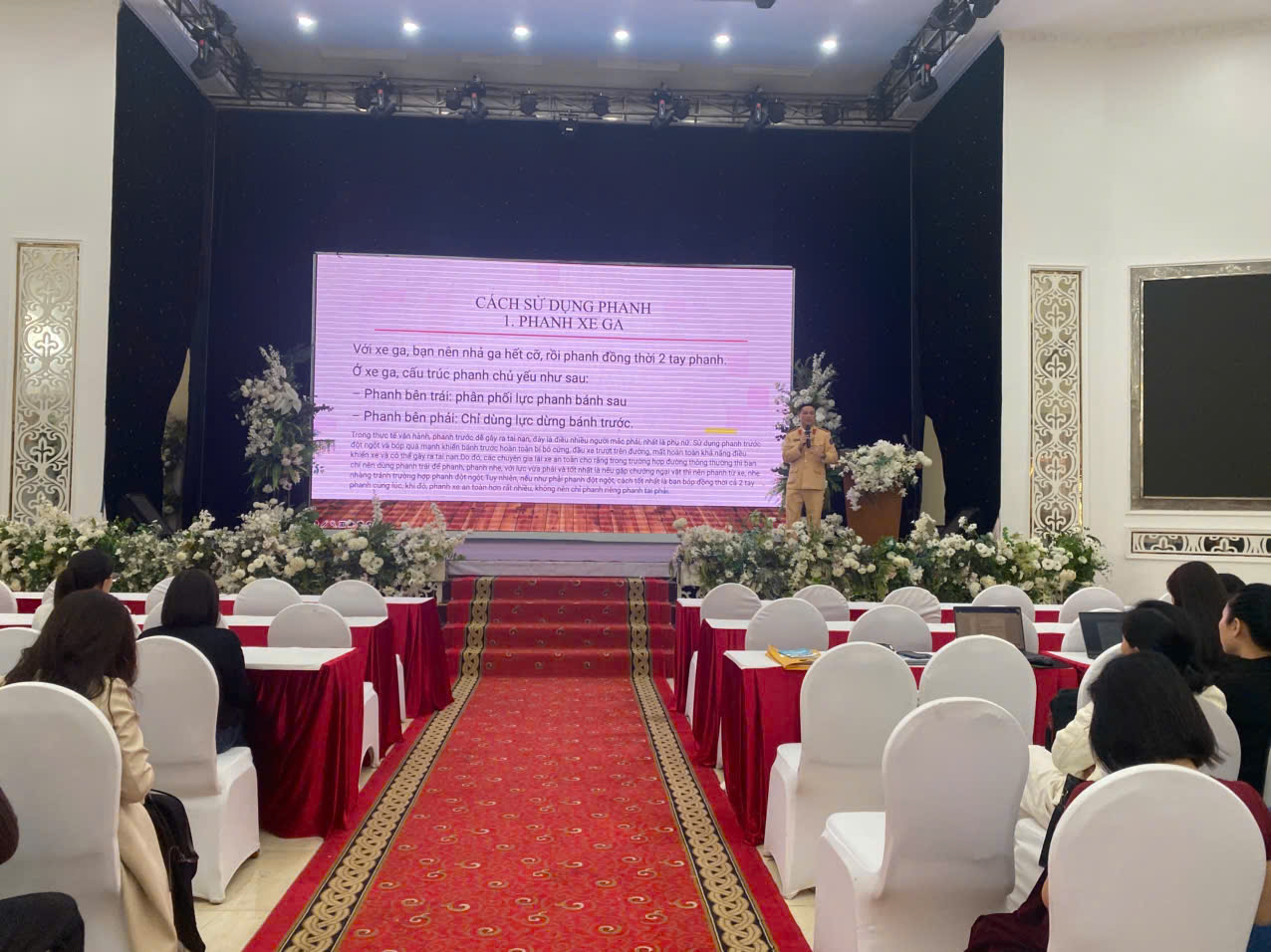 Phòng Cảnh sát giao thông tổ chức tập huấn cho 1.200 giáo viên, cán bộ Đoàn - Đội  